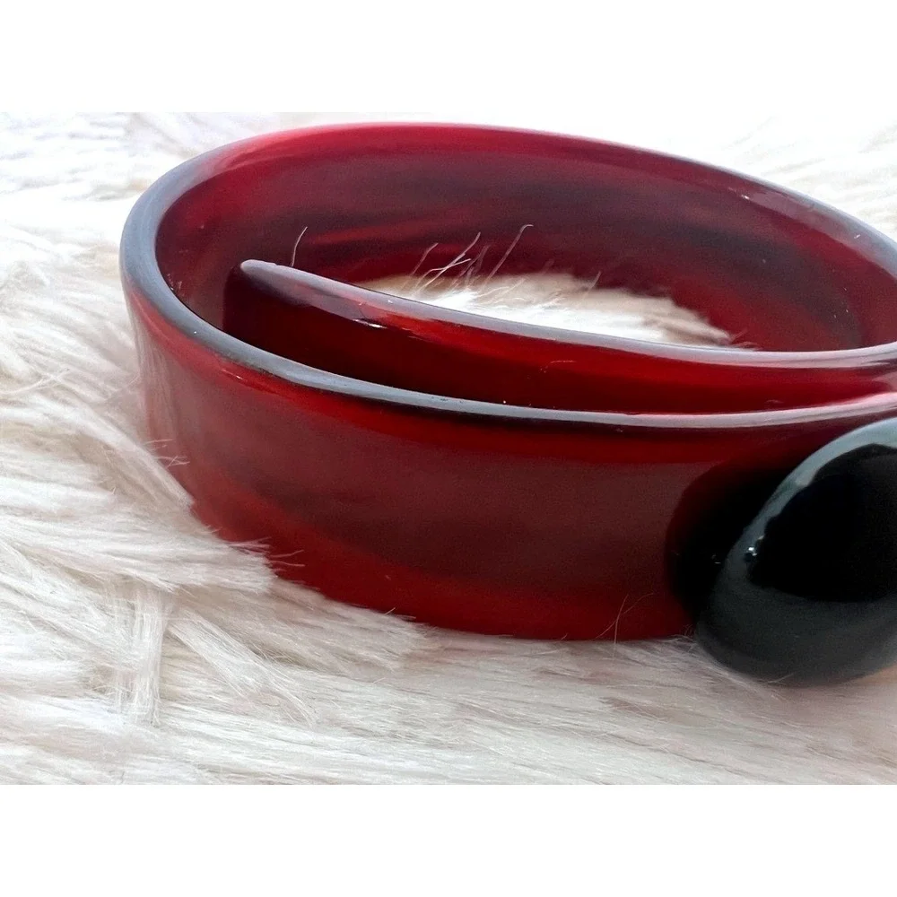 Vintage Lucite Bracelet Cherry Red Petite Small Wrist Mod Artwear Mid‎ Century
